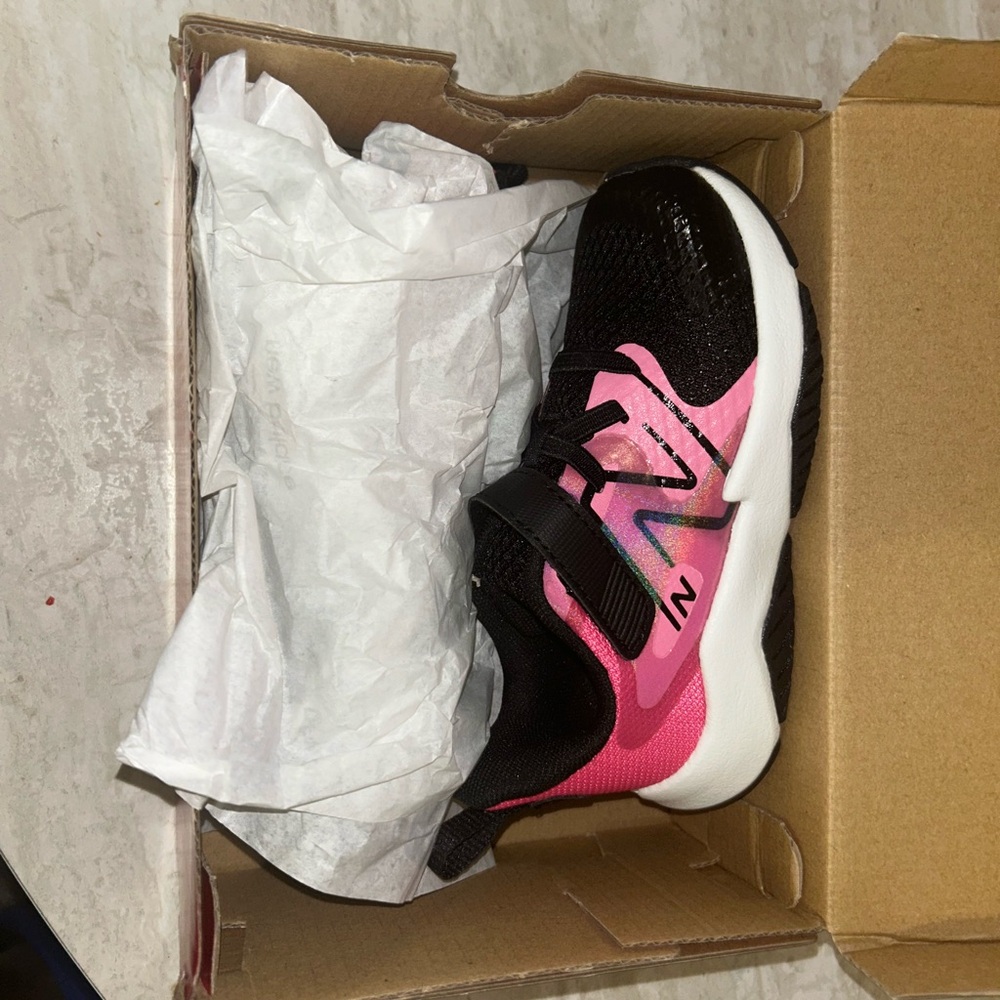 New Balance Rave Run Pink and Black Kids' Shoes